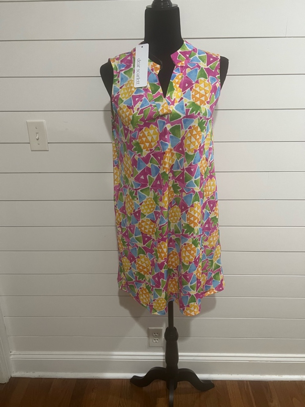 Sleeveless Multicolor Geometric Mini Dress with Split V-Neck